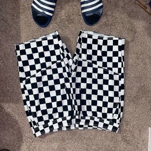 Mens Lg No Boundaries Checkerboard shorts great condition